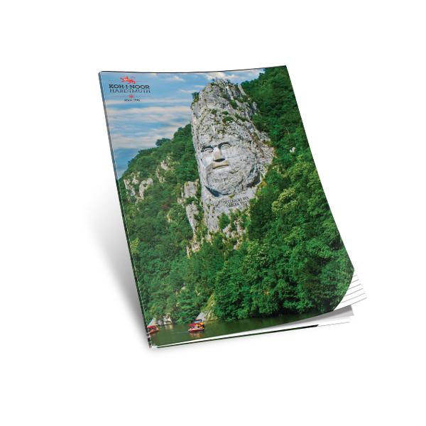 Caiet A4 Dictando Colectia ROMANIA NOASTRA &ndash; Inspira-te din Frumusetea Tarii Tale 80gmp&nbsp;Exprima-ti ideile intr-un caiet care celebreaza spiritul si patrimoniul national Caietul A4 dictando din colectia Romania Noastra este mai mult decat un suport pentru scris; este o fereastra deschisa catre cele mai emblematice locuri din tara Fiecare varianta de coperta prezinta un obiectiv turistic legendar transformand fiecare ora de curs intr-o lectie interactiva de 