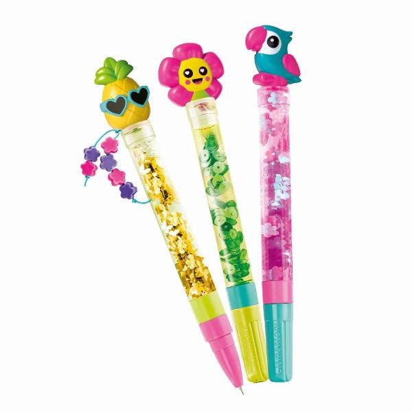 Set creativ Clementoni Idea special conceput pentru copiii care isi doresc sa isi exprime creativitatea intr-un mod original si distractiv Acest set permite realizarea a trei pixuri unice ce pot fi personalizate cu diverse decoratiuni si figurine colorate oferind libertate completa de design Procesul de asamblare este simplu si intuitiv transformand fiecare etapa intr-o activitate placuta si educativa Copiii pot combina elementele incluse pentru a crea modele diferite dezvoltandu-si 