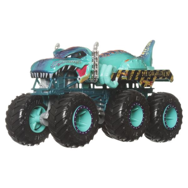 Fiecare camion turnat sub presiune surprinde cu stilul si personalitatea unui personaj sau a unei creaturi populare Monster Truck la scara 164 Porneste in aventuri cu camioanele Hot Wheels Monster Trucks Big Rigs Fiecare vehicul la scara 164 transmite personalitatea popularelor creaturi Monster Truck cu decalcomanii atragatoare pe care fanii le adora Copiii pot transporta vehicule suplimentare la scara 164 pe platforma sau cu carligul de remorcare de pe Big Rig  Acest pachet contine 