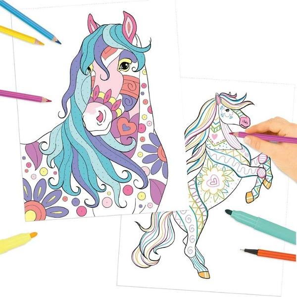 Cu cartea de colorat Miss Melody fetele pot crea motive frumoase si pot lasa imaginatia sa zboare Pe cele 40 de pagini se gasesc diferite modele si desene pe care le pot picta in functie de starea lor de spiritCartea de colorat de inalta calitate cu o coperta flexibila are dimensiunile aproximative de 28 x 215 x 08 cm si este potrivita pentru activitati creative de agrement