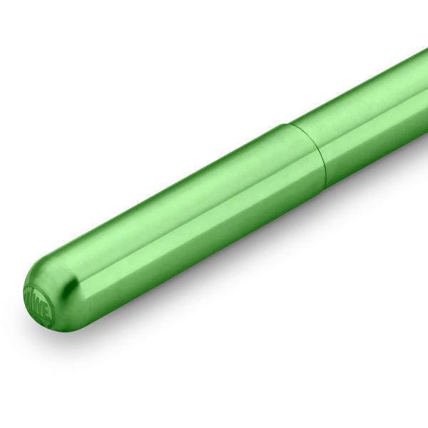 Minimalismul &icirc;nt&acirc;lne&537;te verdele saturatLiliput este unul dintre cele mai vechi modele Kaweco &Icirc;n 1908 fascina deja cu designul s&259;u simplu care era fabricat pe atunci din ebonit&259; Kaweco Liliput este &icirc;nc&259; alc&259;tuit din doar trei p&259;r&539;i capacul &539;eava &537;i sec&539;iunea frontal&259;&Icirc;n armonie cu trezirea prim&259;verii &537;i cu r&259;s&259;ritul naturii stiloul Kaweco Liliput se prezint&259; 