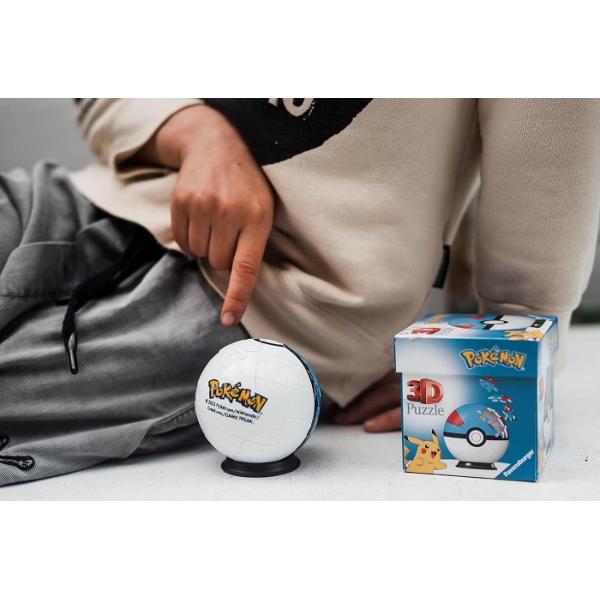 Creeaza constructii 3D unice cu puzzle&8209;urile 3D de la Ravensburger Descopera modul tridimensional de asamblare a puzzle&8209;urilor realizate din material plastic rigid care permite mentinerea stabilitatii constructiei fara a folosi lipici Obiectele asamblate nu se desprind iar piesele se imbina ferm intre ele Materialul folosit pentru producerea elementelor este usor de curatat  este suficient sa folosesti o carpa umeda Globul Pok&eacutemon este ideal pentru fanii acestei 