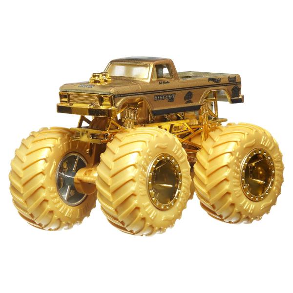 Intra in arena campionilor cu setul Hot Wheels Monster Trucks Trophy Champions Acest pachet spectaculos contine 11 vehicule exclusive printre care 5 monster truck impunatori si 6 masini Hot Wheels cu design metalic premium Detaliile aurii si rotile masive transforma fiecare camion intr-o adevarata piesa de colectie perfecta pentru curse epice si cascadorii uimitoare Inspirat de legendarul Bigfoot acest set aduce impreuna puterea stilul si performanta intr-o editie de colectie 
