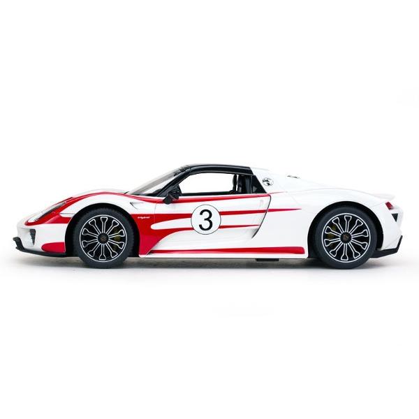 Copilul dumneavoastra se poate juca in voie cu masina cu telecomanda PORSCHE 918 SPYDER WEISSACH ALB scara 1 la 14 oferita de brandul international Rastar Nicio cursa nu este imposibil de castigat cu acesta masinuta replica oficiala cu licenta a modelului original construita cu mare atentie la detalii Masinuta are proportiile ideale pentru momente pline de distractie si amuzamentMasinuta functioneaza pe frecventa de 24GAlimentarea se face astfel  pentru masinuta sunt necesare 5 baterii 