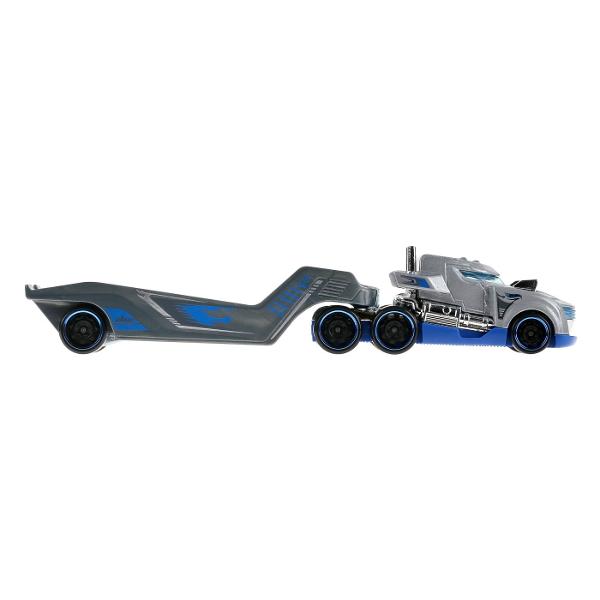 Flota Hot Wheels Track este gata de cursa Conceput sa functioneze cu senile Hot Wheels fiecare vehicul este la scara 164 si include o cabina si o remorca cu decoratiuni dragute si o multime de grafica Diferite sortimente sunt disponibile pe tot parcursul anului pentru sortimente tot mai variate Copiii si colectionarii deopotriva isi vor dori propria escadrila personalizata Articole vandute separat Stilurile culorile si decoratiunile pot varia Cu detaliile lor cool si decorurile lor 