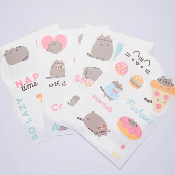 Set stickere Pusheen Foodie 16 de abtibilduri rezistente la apa si reutilizabile produs licentiatVrei sa iti personalizezi laptopul bicicleta jurnalul caietele valizaskateboardul sau oricare alt obiectIti oferim aceasta oportunitate cu acest set de stickere Pusheen produs licentiatPachetul include mai multe abtibilduri in diferite culori si modeleSunt rezistente la apa si se pot reutilizaSuprafata pe care se lipesc aceste stickere trebuie sa fie 