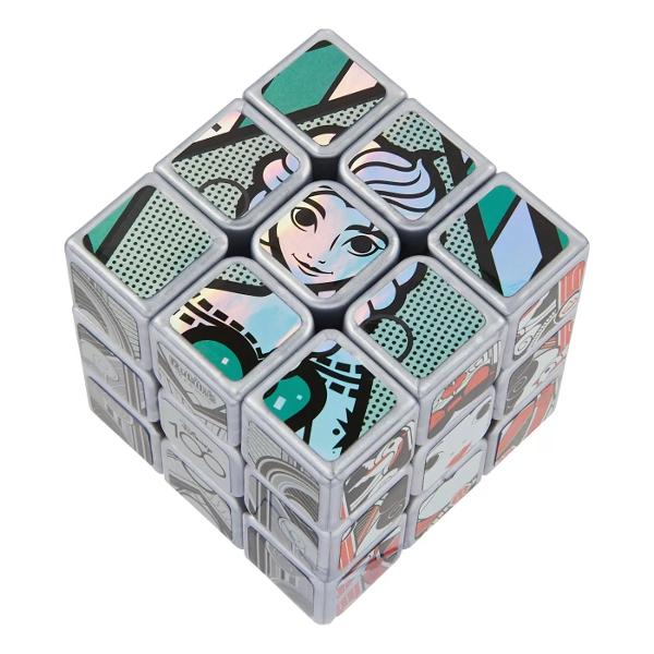 Cele mai mari povesti traiesc vesnic de la o generatie la alta Va prezentam Cubul Rubik Disney 100 - pentru ca voi ati transformat acest vis in realitate Vei adora aceasta varianta metalica a clasicului cub Rubik 3x3 Acest puzzle Disney prezinta de asemenea imagini cu personaje Disney clasice si moderne din filmele tale preferate