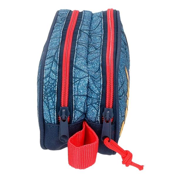 Penar scoala cu dimensiune 23x9x7 cm 2 compartimente pentru o mai buna organizare 2 fermoare culoare multicolor cu imprimeu personaj Spiderman material poliester care este flexibil si usor penarul este recomandat pentru scoala generala maner lateral inchidere cu fermoarPenar scoala cu licenta Marvel Spiderman colectia Spiderman Denim este recomandat pentru baieti si adolescentiCaracteristiciTipPenar 