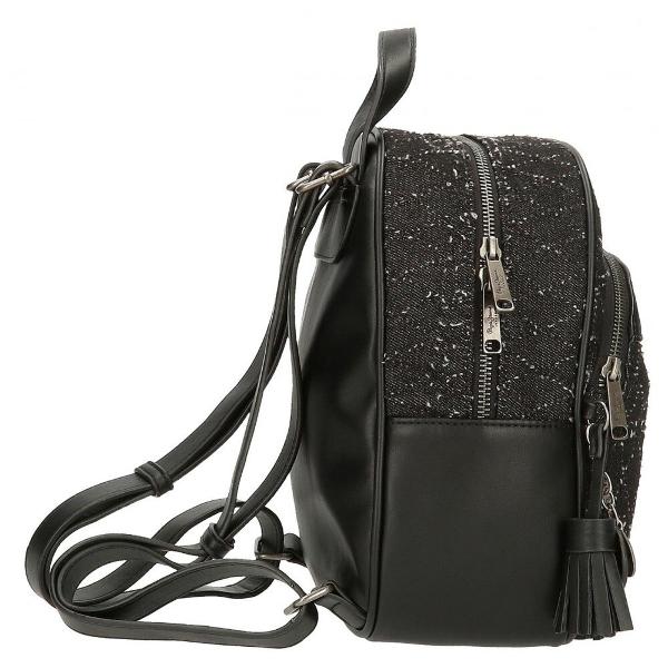 Rucsac casual pentru femei Pepe Jeans Daila negruCuloare negruDimensiune 21x27x10 cmMaterial bumbac  poliester  piele ecologicaBretele sunt ajustabile pentru o purtare confortabilaCapacitate 4 litri1 compartimentRucsacul are ca accesoriu un breloc care completeaza designulManer superior3 buzunare interioare pentru depozitare accesorii si gadgeturiInchidere cu fermoarRucsacul poate fi 