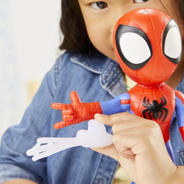 ESTE TIMPUL PENTRU MEGA DISTRACtIE CU MEGA FIGURINA SPIDEY AND HIS AMAZING FRIENDS DE 228 CM Prescolarii pot manui cu usurinta aceste figurine mari cu dimensiunea impresionanta de 228 cm Prescolarii se vor bucura de distractie Webtaculara cu acesti super-eroi prietenosi Copiii pot sa miste capul talia si bratele figurinei pentru a crea diferite posturi si a-si imagina aventurile in care salveaza lumeaSortimentul ii reuneste pe Spidey Iron Man si Miles Morales Spider-Man Fiecare 