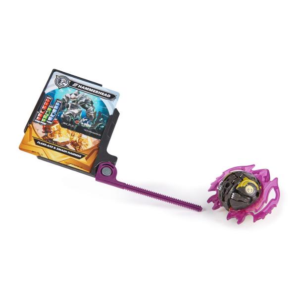 Acest set include 1 Bakugan Atac Special prin Rotire si 2 bile Bakugan de baza plus carti de joc pentru a intra in actiune Foloseste cardul de lansare si cordonul de lansare incluse pentru a activa Bakugan-ul rotitor Combina-ti Bakugan-ul cu ajutorul sistemului de legare a bilelor in mai multe parti Pur si simplu prinde partea de sus a personajului de partea de jos sisau inelul armei Atac Special si pregateste-te de lupta Cu cat colectionezi mai multe cu atat mai multe vei putea 