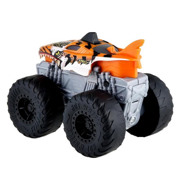 Aceasta colectie de camioane Hot Wheels Monster Trucks Roarin&39 Wreckers asigura toata actiunea de lovire si busire cu plusul de lumini si sunete pentru a imbunatati experienta Fiecare camioneta este la scara 143 si include grafica uimitoare si rotile gigantice ale marcii Hot Wheels Monster Trucks Apasati un buton pentru a auzi sunete de motor si de zdrobire precum si tema muzicala a vehiculului erou este ca si cum ati fi la spectacolul real Fiecare Monster Truck se aprinde prin 