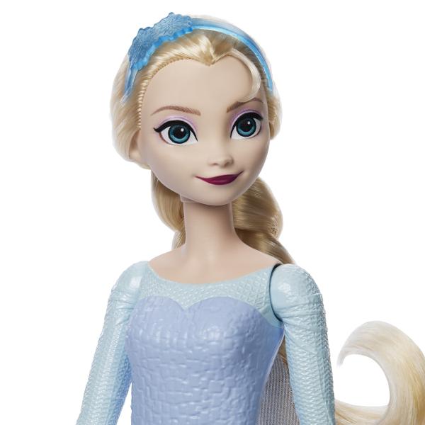 Disney Frozen Elsa primeste o intorsatura magica in aceasta experienta de unboxing Disney Frozen Spin &amp Reveal Mai intai deschideti floarea pentru a dezvalui o scena de joaca tematica cu siluete misterioase Apoi roteste pachetul pentru a gasi 5 pungi misterioase pline cu 5 accesorii si 5 autocolante Dezvaluirea finala este o papusa de moda Elsa intr-o tinuta frumoasa inspirata de film De asemenea copiii pot decora scena de joaca si pot imagina povesti cu ea ca fundal Papusa nu poate 