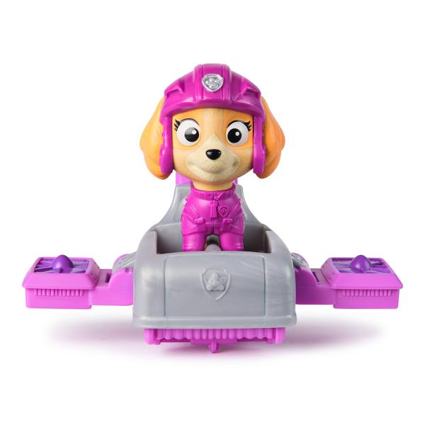 Zboara in actiune cu Action Pups figurina Patrula catelusilor si minunatul sau vehicul de salvare hoverboard Cand este timpul pentru o misiune de salvare plina de actiune prinde picioarele figurinei pe pozitie si extinde aripile hoverboard-ului transformandu-l intr-un avion de jucarie captivant inainte de a zbura intr-o misiune de salvare plina de adrenalina Figurina are o inaltime de peste 5 cm si este echipat cu jacheta de zbor albastra si casca de pilot la fel ca in serial Pentru si 