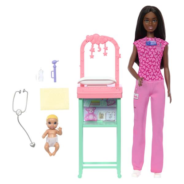 Descopera setul de joaca Barbie Baby Doctor perfect pentru copiii pasionati de medicina si ingrijirea bebelusilor Cu acest set cei mici pot explora universul fascinant al medicilor pediatri dezvoltand empatie imaginatie si abilitati de rol Setul include o papusa Barbie bruneta doctor imbracata in uniforma medicala roz cu imprimeu tematic si pantaloni asortati pregatita sa aiba grija de micii pacienti Accesoriile medicale realiste cum ar fi stetoscopul si echipamentele de examinare 