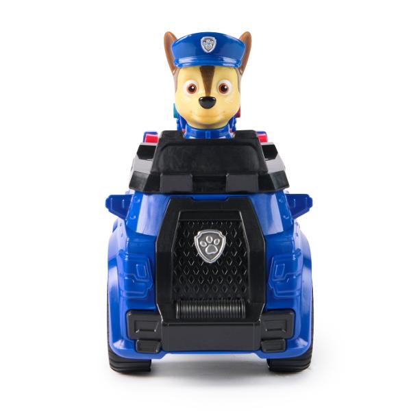 Vehiculele de baza cu functii de actiune mobile individuale si o figurina la bord permit aventurilor din serialul TV Paw Patrol sa traiasca si in camera copiilor Este inclusa o singura figura cu un vehicul Vehiculul si figurina de jucarie sunt in mare parte fabricate din plastic reciclat Chase Skye Marshall Rubble Zuma Everest Tracker si Rocky cu vehiculele lor sunt disponibile individual Toate vehiculele de baza durabilevehiculele de baza includ o figurina de caine care poate fi 