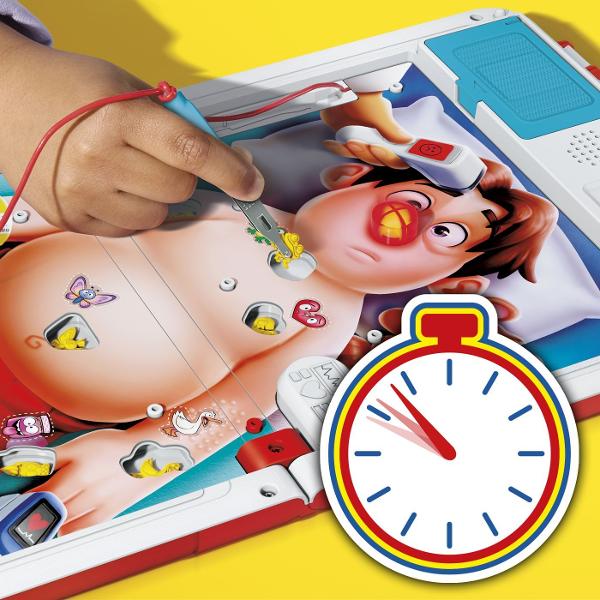 Esti&mdashBZZZT&mdashpractic un doctor Este jocul de societate preferat al copiilor cu imbunatatiri interesante In aceasta editie a jocului Operatie alege dintre cele 2 moduri de joc joc clasic in modul Spital sau modul Urgenta care te tine cu sufletul la gura In modul Spital micii doctori trag carti Bandaje pentru afectiuni amuzante Suspansul creste cand incearca sa isi tina mainile stabile in timp ce il opereaza pe Cavity Sam sau &mdash BZZZT &mdash i se aprinde nasul 
