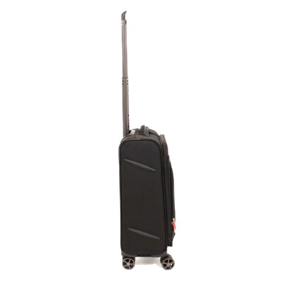 Material impermeabilTroler cu 4 roti prevazut cu un buzunar frontal cu fermoar Placuta identificareManer lateral si superior pentru toate dimensiunile si deasemenea maner plastic in partea de jos a trolerului pentru o manevrare mai usoaraSuport plastic in partea din spate care protejeaza trolerul la urcarea scarilor si protectii cauciuc pentru colturile troleruluiInteriorul este captusit in totalitate si prezinta curele elastice pentru fixarea 
