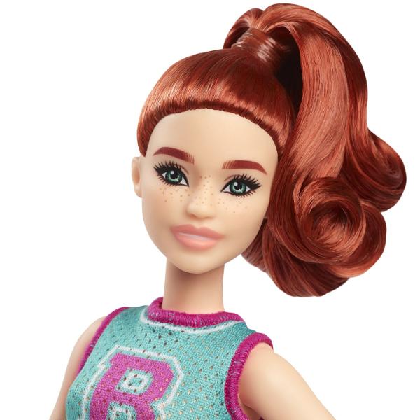 Fashionistas este una dintre cele mai indragite colectii Barbie oferind o gama larga de papusi cu diferite stiluri si accesorii introducand conceptul de diversitate si acceptare in randul fetelor Aceasta colectie include papusi cu diferite tipuri de siluete tonuri de piele culori de ochi si par astfel fetele nu se vor plictisi niciodata si isi vor gasi papusa asemanatoare stilului lor Papusile au stilul lor propriu inspirat de ultimele tendinte din moda si vin cu o tinuta completa 