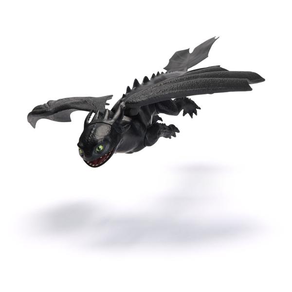 Adauga in colectia ta indragitele figurine cu dragoni din How to Train Your Dragon Figurinele au cap si aripi mobile fiind perfecte pentru joaca interactiva si aventuri imaginative alaturi de ceilalti dragoni din universul lor Design detaliat inspirat din film Acestia sunt acum gata de actiune Figurinele au aripi mobile si un design realist ideale pentru a recrea lupte aeriene sau pentru colectionare Aripi mobile pentru miscare dinamica Detalii impresionante si culori vii Acest pachet 