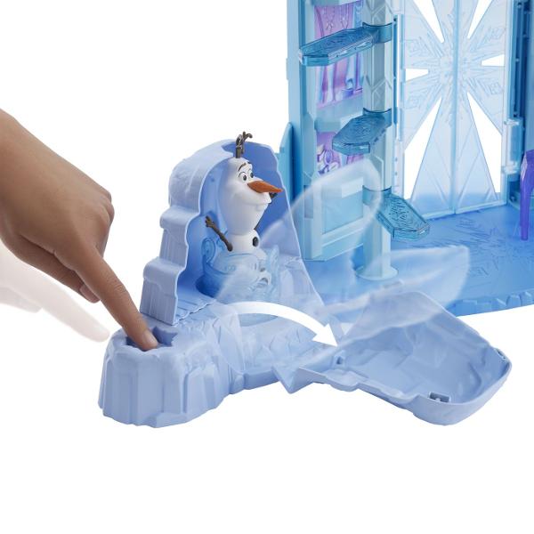 Descopera magia regatului de gheata cu setul Elsa&39s Frozen Ice Palace Acest palat stralucitor inspirat din povestea Disney Frozen le permite copiilor sa retraiasca momentele preferate alaturi de Elsa Anna si Olaf Cu peste 20 de accesorii si zona de joaca pe mai multe niveluri cei mici pot recrea scene de poveste sau inventa aventuri noi pline de farmec Palatul include lumini care se aprind pentru un efect magic si detalii fine care transforma joaca intr-o experienta de basm Perfect 