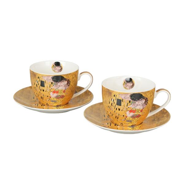 Setul &bdquo;The Kiss&rdquo; aduce elegan&539;a artei direct &icirc;n ritualul t&259;u de cafea sau ceai Cele dou&259; ce&537;ti din por&539;elan fin sunt decorate cu detalii inspirate din celebra pictur&259; cu accente calde &537;i aurii care le confer&259; un aer sofisticat &537;i rafinatCu o capacitate confortabil&259; de aproximativ 270 ml ce&537;tile sunt ideale pentru cafea ceai sau cappuccino &537;i se potrivesc perfect pentru momente relaxante sau 
