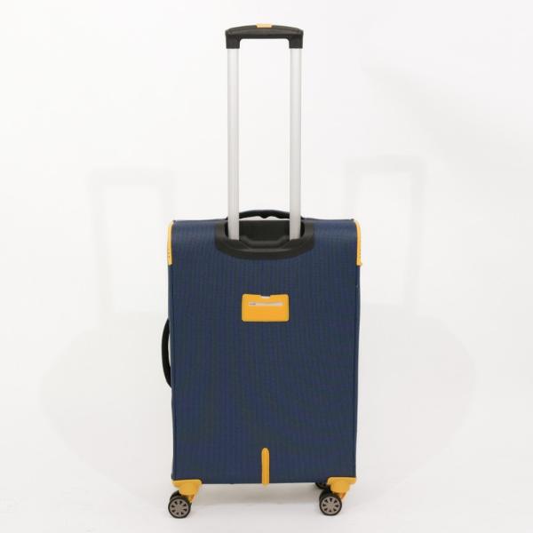 Material impermeabilTroler cu 4 roti prevazut cu un buzunar frontal cu fermoar&nbsp;Placuta identificareManer lateral si superior pentru toate dimensiunile si deasemenea maner plastic in partea de jos a trolerului pentru o manevrare mai usoaraTroler mediu si mare expandabil 30 spatiuTrolerul mare si mediu au in partea opusa manerului lateral 2 picioruse transversale care permit asezarea trolerului fara a atinge solul evitandu-se astfel 