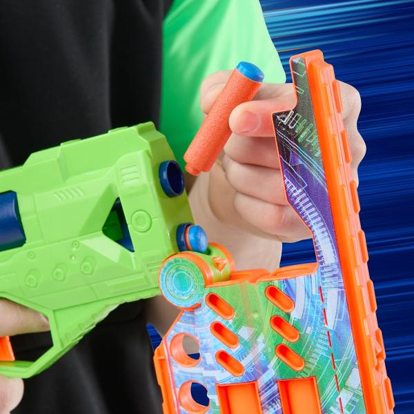 Marca Nerf iti ridica nivelul jocului cu lansatorul de sageti Nerf Jadestrike de inalta performanta si sagetile Nerf N1 Ai abilitatile de luptator Nerf acum ai blasterul si sagetile pentru a obtine un avantaj superior in jocurile de interior si exterior De la creatorii sagetilor din spuma marca Nerf dezlantuie urmatoarea evolutie in lansarea de sageti din spuma cu sagetile Nerf N1 oferind PRECIZIE VITEZA si DISTANTA EXTREME Blasterul de sageti Nerf seria N Jadestrike dispune de incarcare 
