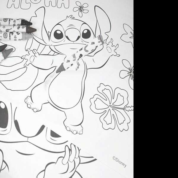 Setul creativ Disney Stitch este alegerea ideala pentru copii care iubesc pictura si personajele simpatice din universul Stitch Ambalat intr-o geanta practica cu maner usor de transport setul contine instrumente esentiale pentru activitati artistice precum carioci creioane colorate acuarele si pensula oferind tot ce este necesar pentru ore intregi de creativitate Designul viu colorat cu ilustratii atractive Stitch transforma fiecare sesiune de pictura intr-o experienta distractiva si 