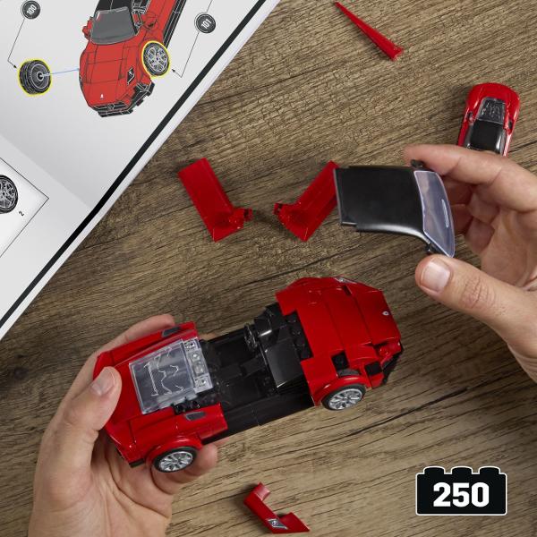 Setul HOT WHEELS MASERATI MC20 aduce impreuna eleganta legendarei marci Maserati si creativitatea constructiei cu piese oferind o experienta premium pentru pasionatii de supercaruri si colectionarii Hot Wheels Pachetul include o masina metalica exclusiva MC20 insotita de o placa semnatura precum si un set de constructie format din 250 de piese cu ajutorul carora poti construi un model impresionant al celebrului supercar italian Designul rafinat liniile aerodinamice si detaliile realiste 