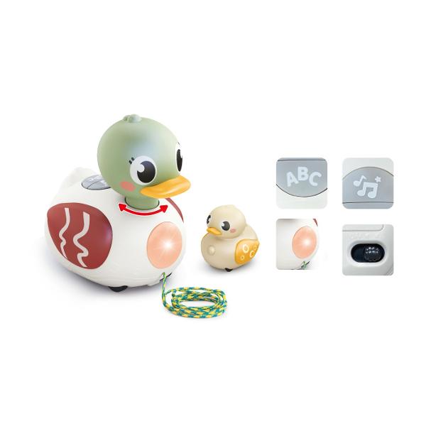 Jucarie interactiva de tras Familia De Ratuste conceputa speciala pentru bebelusi si copii mici care imbina joaca activa cu stimularea senzoriala Produsul include o ratusta mare prevazuta cu snur pentru tragere si o ratusta mica creand un set atractiv si prietenos pentru cei mici Jucaria este echipata cu functii muzicale si efecte sonore peste 20 de melodii si sunete contribuind la dezvoltarea auzului si a reactiilor copilului Miscarea in timpul deplasarii combinata cu luminile si 