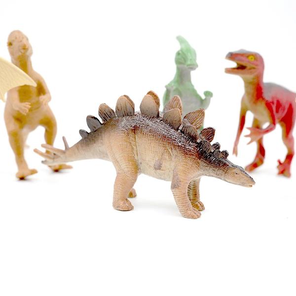 Copilul t&259;u este fascinat de lumea dinozaurilor Sau cau&539;i o modalitate distractiv&259; &537;i interesant&259; prin care s&259;-i st&acirc;rne&537;ti interesul pentru &537;tiin&539;&259; &537;i natur&259; Setul nostru cu 6 dinozauri este perfect pentru joac&259; &icirc;nv&259;&539;are &537;i aventuri de neuitat &icirc;n era preistoric&259; a dinozaurilorChiar dac&259; au 