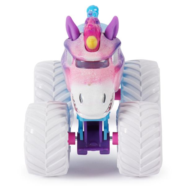Pregateste-te pentru confruntari epice cu camioanele oficiale Monster Jam la scara 164 2 pachete de camioane fabricate cu formare prin injectie Fiecare pachet de 2 prezinta confruntari ale celor mai populare si mai cautate camioane monster Monster Jam cum ar fi Groparul contra &Icircnvatamant superior Buldozer contra Alergator pe linie Balaur contra Yeti si altele Fiecare camion Monster Jam din pachetul de 2 are detalii si grafica uimitoare si fiecare camion de jucarie are un sofer 
