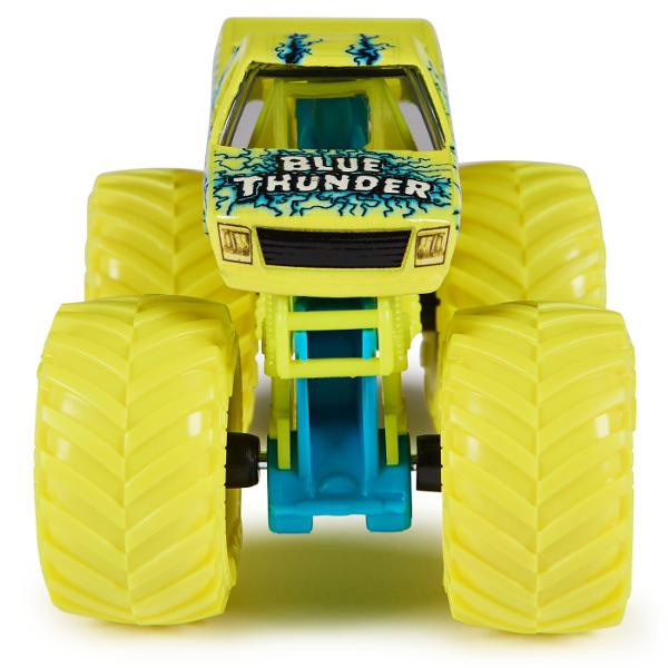 Masina oficiala a spectacolului Monster Jam Un vehicul hiper detaliat fidel eroilor spectacolului cu un aspect agresiv si suspensii realiste pentru a face cascadoriile intr-un mod cat mai spectaculos Macheta este metalica si foarte bine realizata Foarte rezistenta Monster Jam ofera mai multe detalii si grafica decat oricand Cu anvelopele oficiale BKT jante cromate stilizate si un sasiu autentic cu detalii cromate acest camion monstru intruchipeaza stilul si volanul omologului sau din 