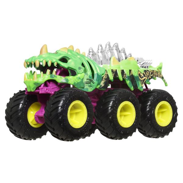 Fiecare camion turnat sub presiune surprinde cu stilul si personalitatea unui personaj sau a unei creaturi populare Monster Truck la scara 164 Porneste in aventuri cu camioanele Hot Wheels Monster Trucks Big Rigs Fiecare vehicul la scara 164 transmite personalitatea popularelor creaturi Monster Truck cu decalcomanii atragatoare pe care fanii le adora Copiii pot transporta vehicule suplimentare la scara 164 pe platforma sau cu carligul de remorcare de pe Big Rig  Acest pachet contine 