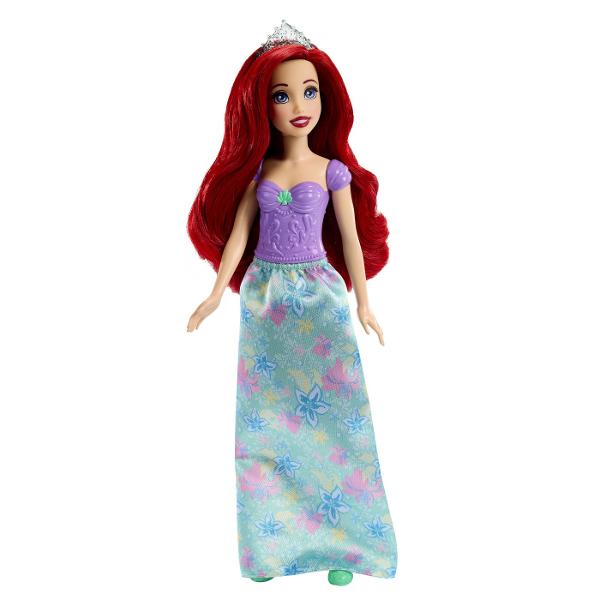 Aceasta papusa din colectia Disney Princess aduce farmecul povestilor clasice intr-o forma moderna si eleganta Modelul este realizat cu atentie la detalii avand o rochie lunga colorata si decorata cu imprimeuri inspirate din universul Disney Parul este coafat cu grija iar expresia delicata a fetei completeaza aspectul prietenos si magic al papusii Papusa este usor de manevrat fiind potrivita pentru joaca zilnica si pentru scenarii imaginative Designul robust si materialele rezistente 