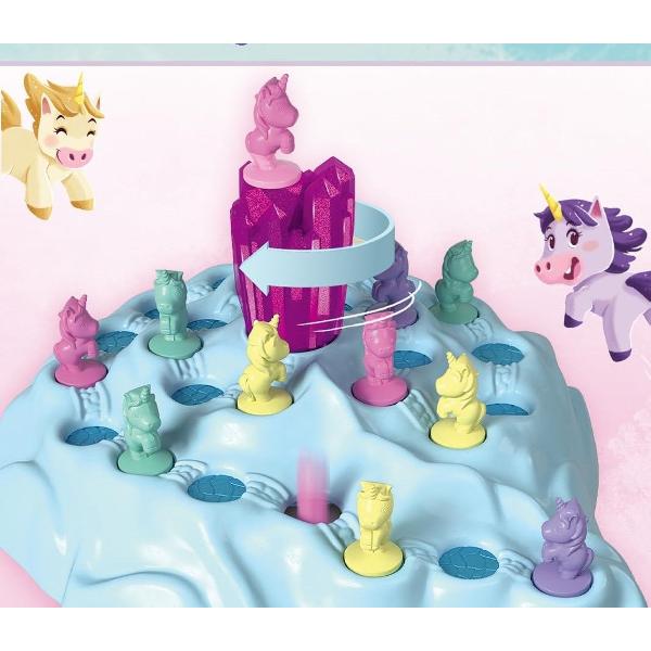 Jocul Unicorn Lotti Karotti O cursa palpitanta a unicornilor catre cristalul magic Care dintre ei va dobandi puteri magice Unicornilor le revine sarcina de a strabate norii pufosi insa pe drum ii asteapta numeroase surprize Din cand in cand cristalul magic se roteste iar pe tabla apar gauri in care pot cadea figurinele jucatorilor Castiga jucatorul care ajunge primul pe varf cu unul dintre unicornii sai Configuratia tablei se schimba la fiecare tura iar mecanica unica a jocului face ca 