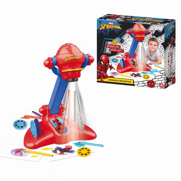 Descopera bucuria desenului alaturi de supereroul preferat cu Proiectorul de pictura Spider-Man Acest set creativ ii ajuta pe copii sa invete sa deseneze intr-un mod simplu distractiv si interactiv Tot ce trebuie sa faca este sa aleaga unul dintre modelele incluse sa il proiecteze pe hartie si apoi sa urmareasca liniile pentru a recrea imaginea Rezultatul poate fi apoi colorat si personalizat cu ajutorul markerelor incluse Setul contine 32 de modele de desen oferind copiilor multiple 