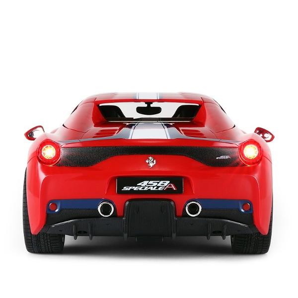 Copilul dumneavoastra se poate juca in voie cu masina cu telecomanda Ferarri 458 Speciale a scara 1 la 14 oferita de brandul international Rastar Nicio cursa nu este imposibil de castigat cu acesta masinuta replica oficiala cu licenta a modelului original construita cu mare atentie la detalii Masinuta are proportiile ideale pentru momente pline de distractie si amuzament avand dimensiunile in centimetri dupa cum urmeaza  32616388Masinuta functioneaza pe frecventa de 