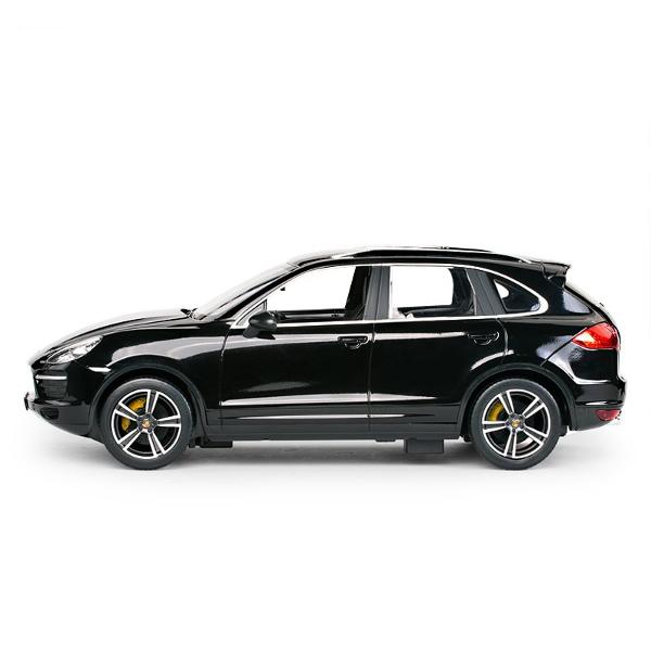 Copilul dumneavoastra se poate juca in voie cu masina cu telecomanda Porsche Cayenne Turbo scara 1 la 14 oferita de brandul international Rastar Nicio cursa nu este imposibil de castigat cu acesta masinuta replica oficiala cu licenta a modelului original construita cu mare atentie la detalii Masinuta are proportiile ideale pentru momente pline de distractie si amuzament avand dimensiunile in centimetri dupa cum urmeaza  346139122Masinuta functioneaza pe frecventa de 24GAlimentarea 