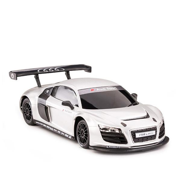 Copilul dumneavoastra se poate juca in voie cu masina cu telecomanda Audi R8 scara 1 la 24 oferita de brandul international Rastar Nicio cursa nu este imposibil de castigat cu acesta masinuta replica oficiala cu licenta a modelului original construita cu mare atentie la detalii Masinuta are proportiile ideale pentru momente pline de distractie si amuzament avand dimensiunile in centimetri dupa cum urmeaza  178683Masinuta functioneaza pe frecventa de 24GAlimentarea se face astfel  