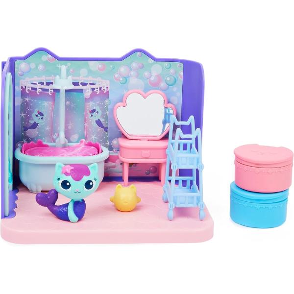 Set camera Deluxe Acest set de joaca magic draguta aduce la viata pentru copii lumea incantatoare a unuia dintre cele mai populare basme Netflix Casa de papusi a lui Gabi Setul include o camera profesionala completa cu o multime de accesorii interesanteCasa de papusi a lui Gabi ii indruma pe copii catre un basm magic unde pot sa o cunoasca pe Gabi si pe prietenii ei &Icircn basm ratacind prin casa lui Gabi ei pot descoperi diferitele camere unde ii asteapta aventuri incitante Casa 