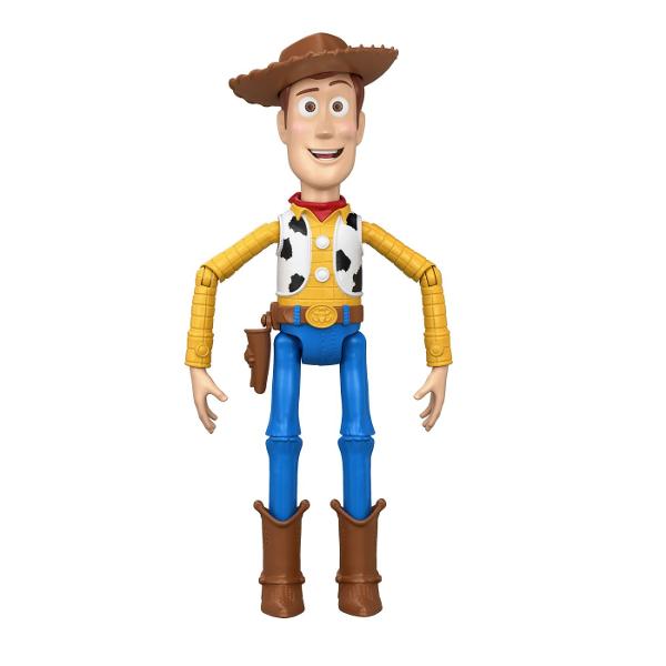 Figurina Woody din Toy Story 5 este inspirata de indragitul personaj Disney Pixar si reda tinuta sa clasica de cowboy cu palarie maro camasa galbena vesta alb-negru esarfa rosie si cizme Figurina are aproximativ 30 cm inaltime este articulata si include functii interactive Prin tragerea snurului din spate Woody activeaza sunete si replici iar mecanismul de miscare adauga un plus de dinamism in timpul jocului Copiii pot recrea scene inspirate din Toy Story 5 si pot inventa propriile 