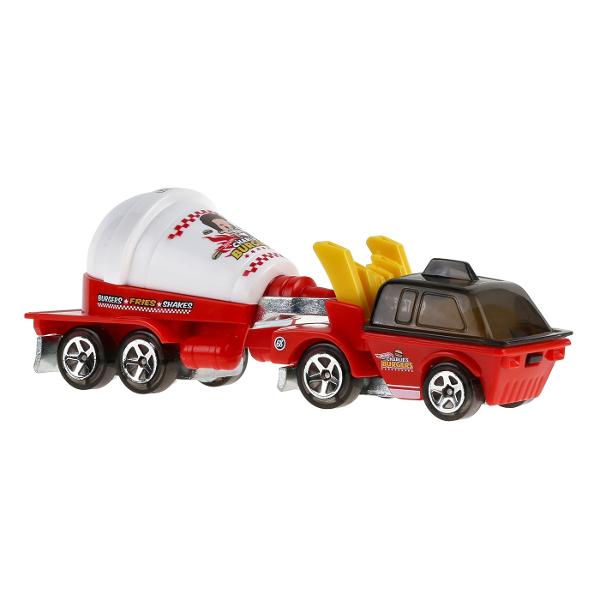 Flota Hot Wheels Track este gata de cursa Conceput sa functioneze cu senile Hot Wheels fiecare vehicul este la scara 164 si include o cabina si o remorca cu decoratiuni dragute si o multime de grafica Diferite sortimente sunt disponibile pe tot parcursul anului pentru sortimente tot mai variate Copiii si colectionarii deopotriva isi vor dori propria escadrila personalizata Articole vandute separat Stilurile culorile si decoratiunile pot varia Cu detaliile lor cool si decorurile lor 