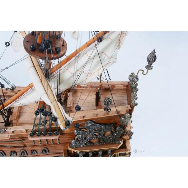 Velier Soleil Royal reproducere la scara realizata manual din lemn de cedru rosu canadianDimensiuniL L711  l254  H686cmProdusul este insotit de Certificat de autenticitate&nbsp;Fondata in 1999 Old-Modern Handicrafts  OMH esteun producator de top in domeniul constructiei modelelor la scara a unor salupe nave si veliere representative pentru istoria navalap stylefont-weight 