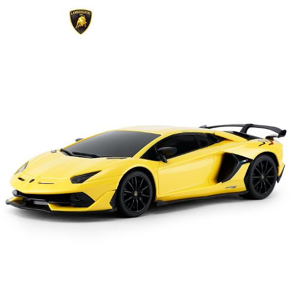 Copilul dumneavoastra se poate juca in voie cu masina cu telecomanda Lamborghini Aventador SVJ scara 1 la 24 oferita de brandul international Rastar Nicio cursa nu este imposibil de castigat cu acesta masinuta replica oficiala cu licenta a modelului original construita cu mare atentie la detalii Masinuta are proportiile ideale pentru momente pline de distractie si amuzament avand dimensiunile in centimetri dupa cum urmeaza  1899252Masinuta functioneaza pe frecventa de 