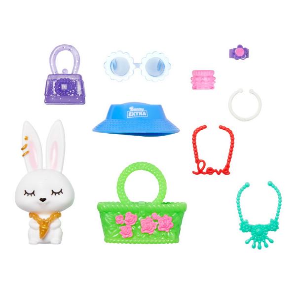 Papusile Barbie&reg Extra etaleaza tinute indraznete si culori vii si iau atitudine Fiecare papusa Barbie&reg are propriul stil jucaus si extravagant Iar animalele lor de companie fiecare diferit si adorabil au si ele o personalitate puternica Barbie&reg Extra permite copiilor sa exploreze exprimarea de sine prin stil si ofera o experienta de moda si stilizare captivanta cu papusi articulate Reprezinta distractie cu moda cu sclipici ursuleti gumati emoji si par distinctiv 