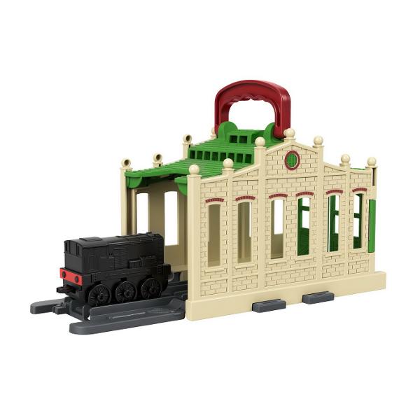 Micii mecanici de locomotiva pot construi propriul depou Tidmouth acasa cu depourile Thomas & Friends™ Connect & Go de la Fisher-Price® Fiecare depou se conecteaza cu usurinta la orice set de sine Thomas & Friends™ este furnizat cu o locomotiva din metal care reprezinta un membru diferit al „Echipei aburilor” si poate fi luat oriunde Seturile de sine se vand separat Colectionati toate depourile Connect & Go si conectati-le pentru a recrea 