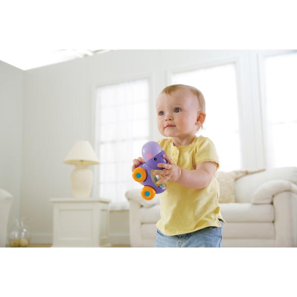 Dezvolta micutului tau functiile motorii fine Mingiutele sar vesele iar sunetele se aud voioase incurajand astfel copilul sa impinga si sa se tarasca alaturi de dragutele vehicule Acest pachet contine o jucarie in forma de hipopotam