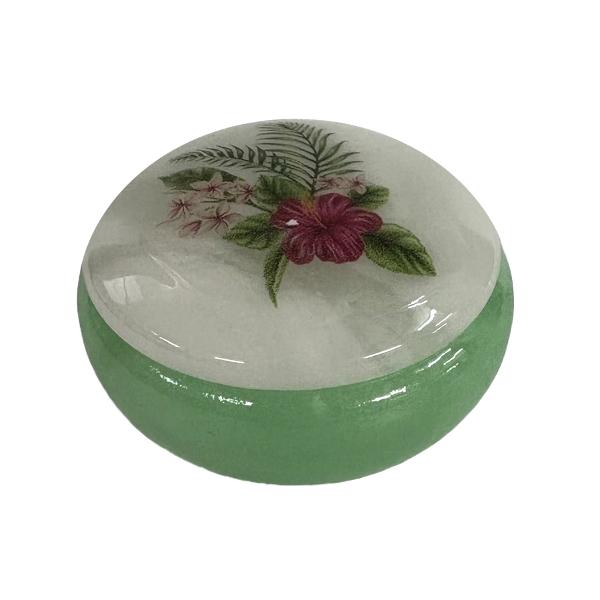 Cutiu&539;&259; din alabastru rotund&259; cu un diametru de 12 cm &537;i o în&259;l&539;ime de 55 cm perfect&259; pentru p&259;strarea bijuteriilor sau a micilor obiecte pre&539;ioaseRealizat&259; din piatr&259; natural&259; de alabastru fiecare cutiu&539;&259; este unic&259; putând prezenta varia&539;ii subtile de culoare &537;i textur&259; datorit&259; caracteristicilor specifice ale fiec&259;rei pietreAcest detaliu confer&259; 